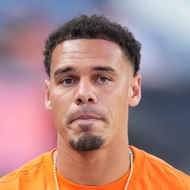 Headshot of Justin Simmons