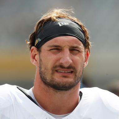 Headshot of Joey Bosa