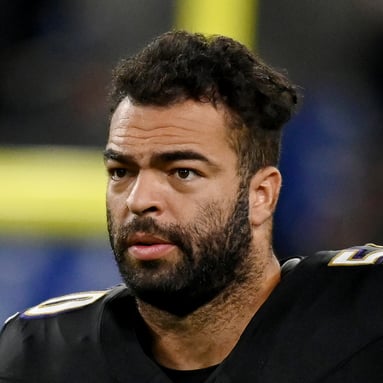 Headshot of Kyle Van Noy