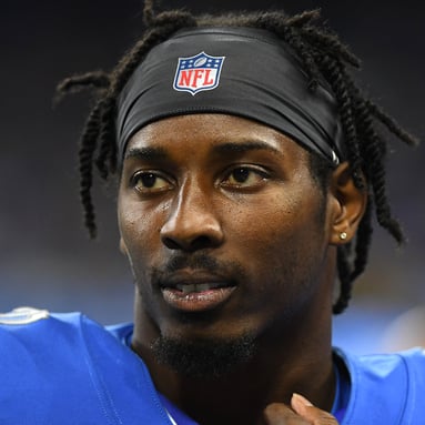 Headshot of Tracy Walker