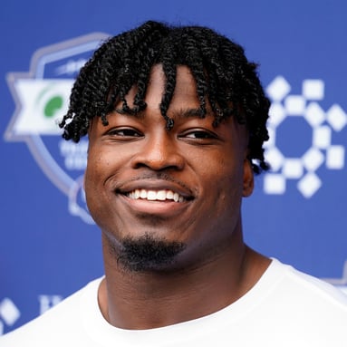 Headshot of Azeez Ojulari