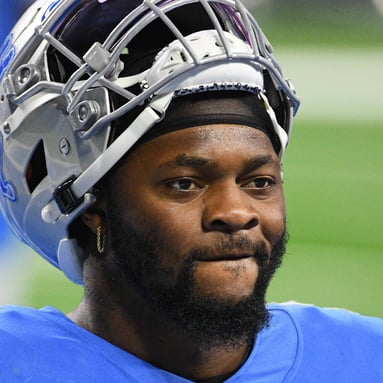 Headshot of Jamie Collins