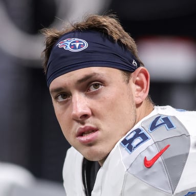 Headshot of Gunnar Helm