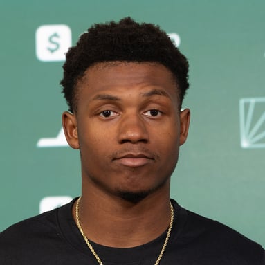 Headshot of Arian Smith