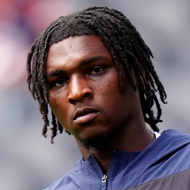 Headshot of Cameron Ward