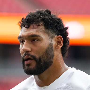 Headshot of Zaven Collins