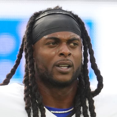 Headshot of Davante Adams
