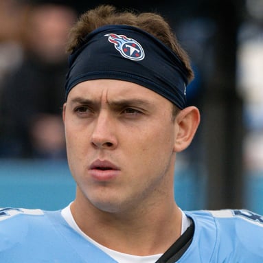 Headshot of Gunnar Helm