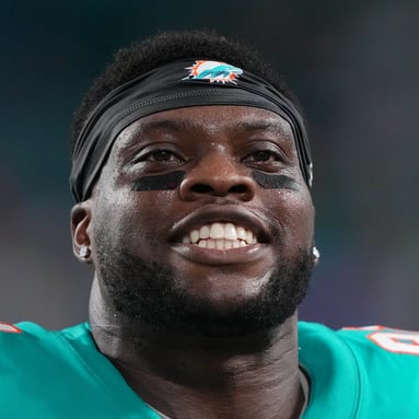 Headshot of Emmanuel Ogbah