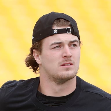 Headshot of Kenny Pickett