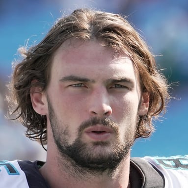 Headshot of Dan Arnold