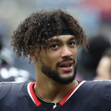 Headshot of Xavier Hutchinson